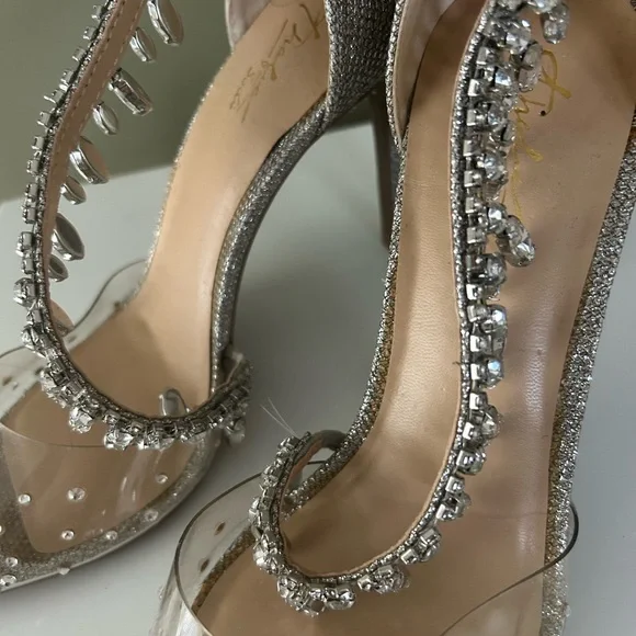 Silver Crystal-Embellished Women’s Pointed Toe Heels - Picture 4 of 7